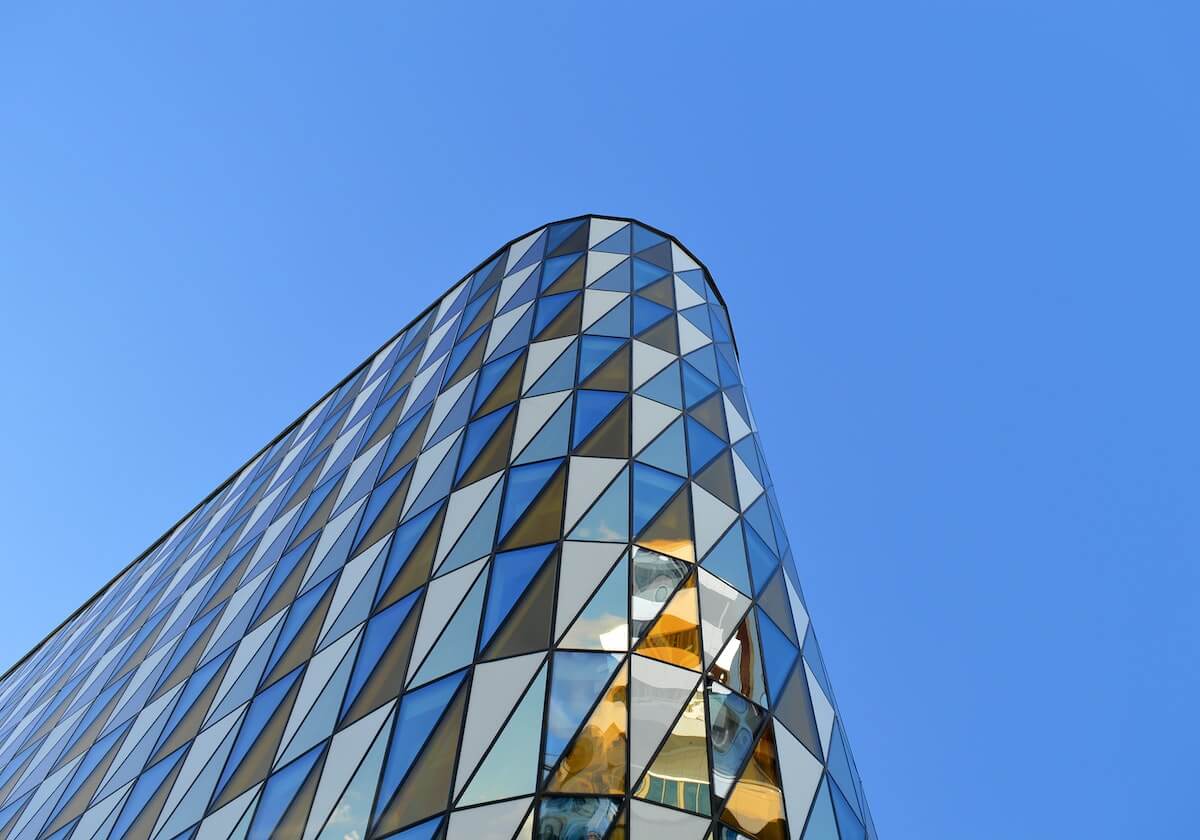 赛后维尼修斯与米利唐怒追赫塔菲球员要说法，场面一度失控